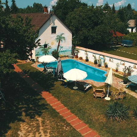 Pension Elisabeth Balatonlelle Luaran gambar