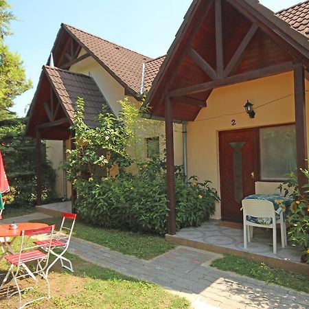 Pension Elisabeth Balatonlelle Luaran gambar