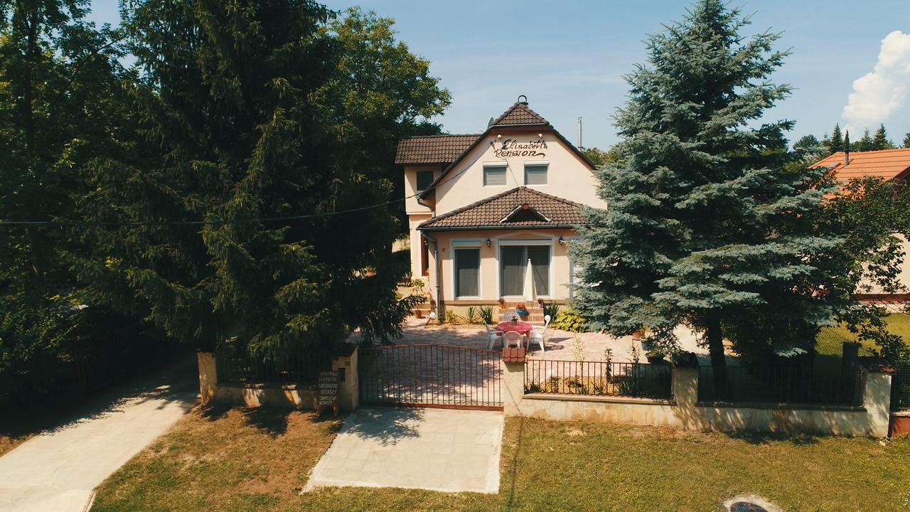 Pension Elisabeth Balatonlelle Luaran gambar