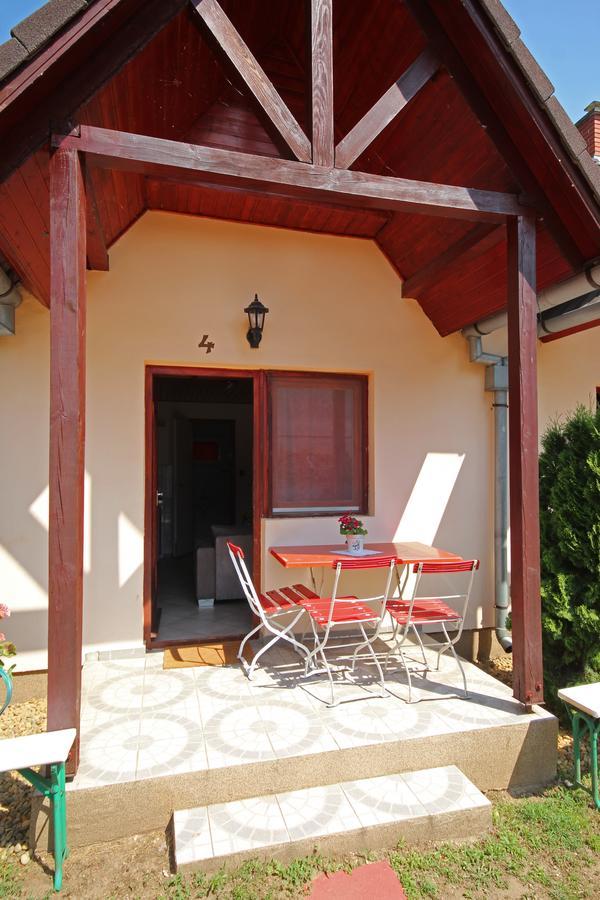 Pension Elisabeth Balatonlelle Luaran gambar