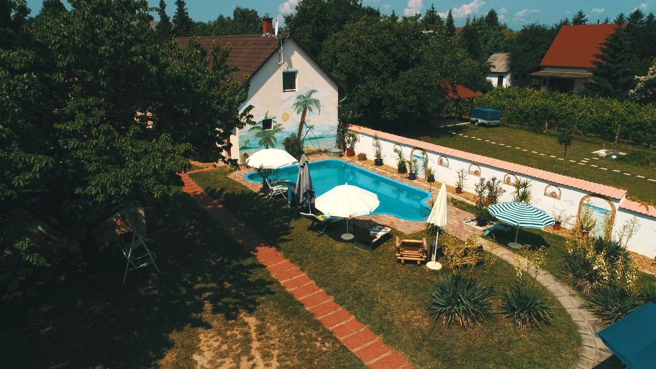 Pension Elisabeth Balatonlelle Luaran gambar